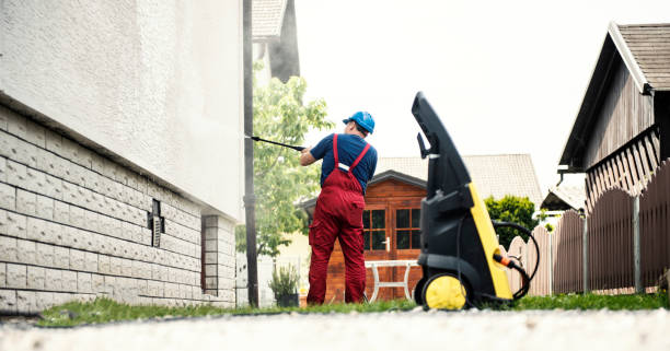 Best Deck Pressure Washing  in Plainedge, NY